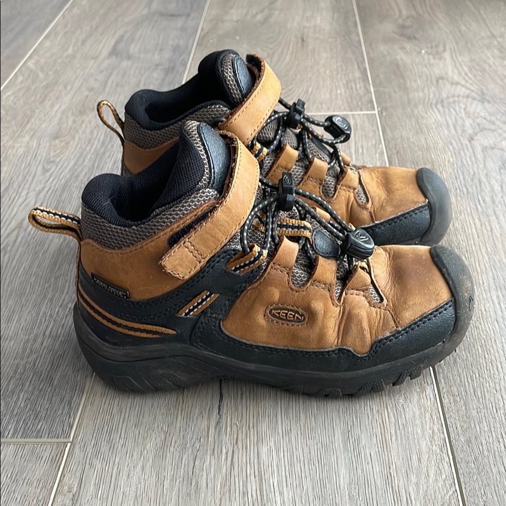 KEEN - Targhee Waterproof Hiking Boot Little Kids US Size 12